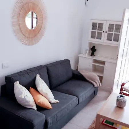 Acogedora Casa En Abades En Tranquila Urbanizacion Holiday home