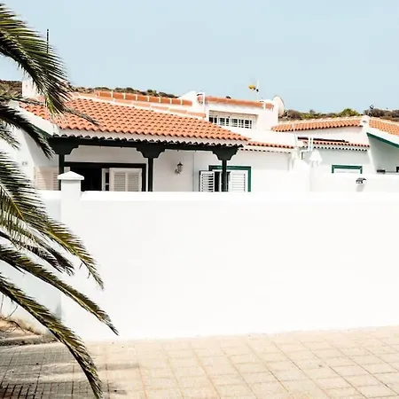Holiday home Acogedora Casa En Abades En Tranquila Urbanizacion Abades (Tenerife)