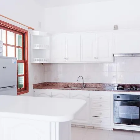 Acogedora Casa En En Tranquila Urbanización * Abades (Tenerife)