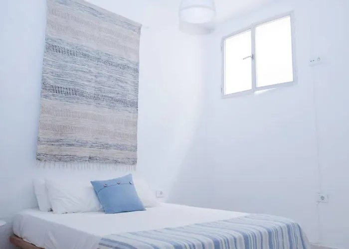 Acogedora Casa En En Tranquila Urbanizacion Abades (Tenerife)